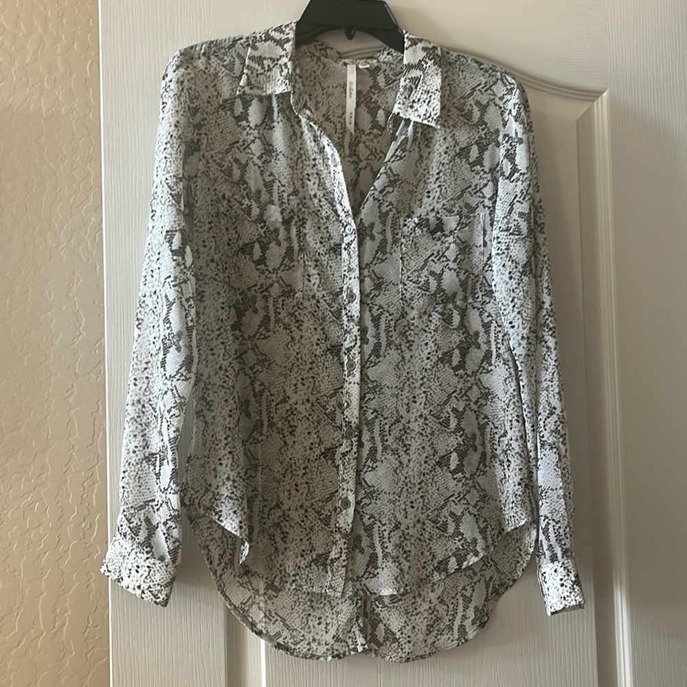 Forever 21 grey and tan button down blouse slightly longer in the back